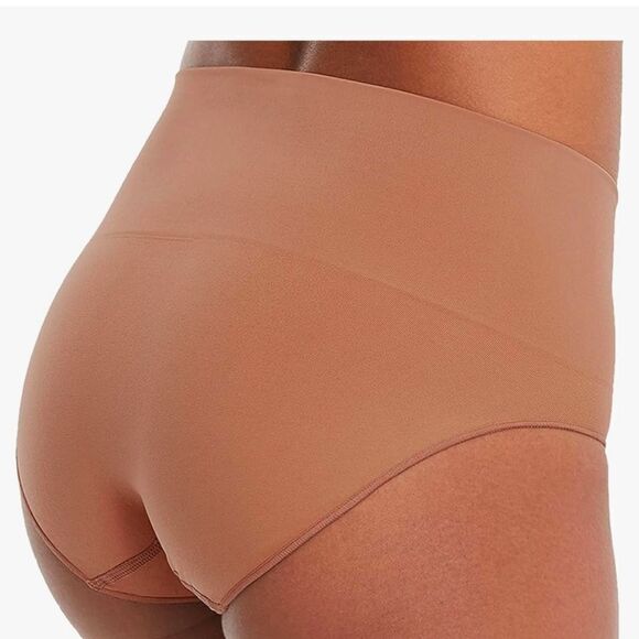 NWT SPANX Everyday Shaping Brief - Picture 3 of 5